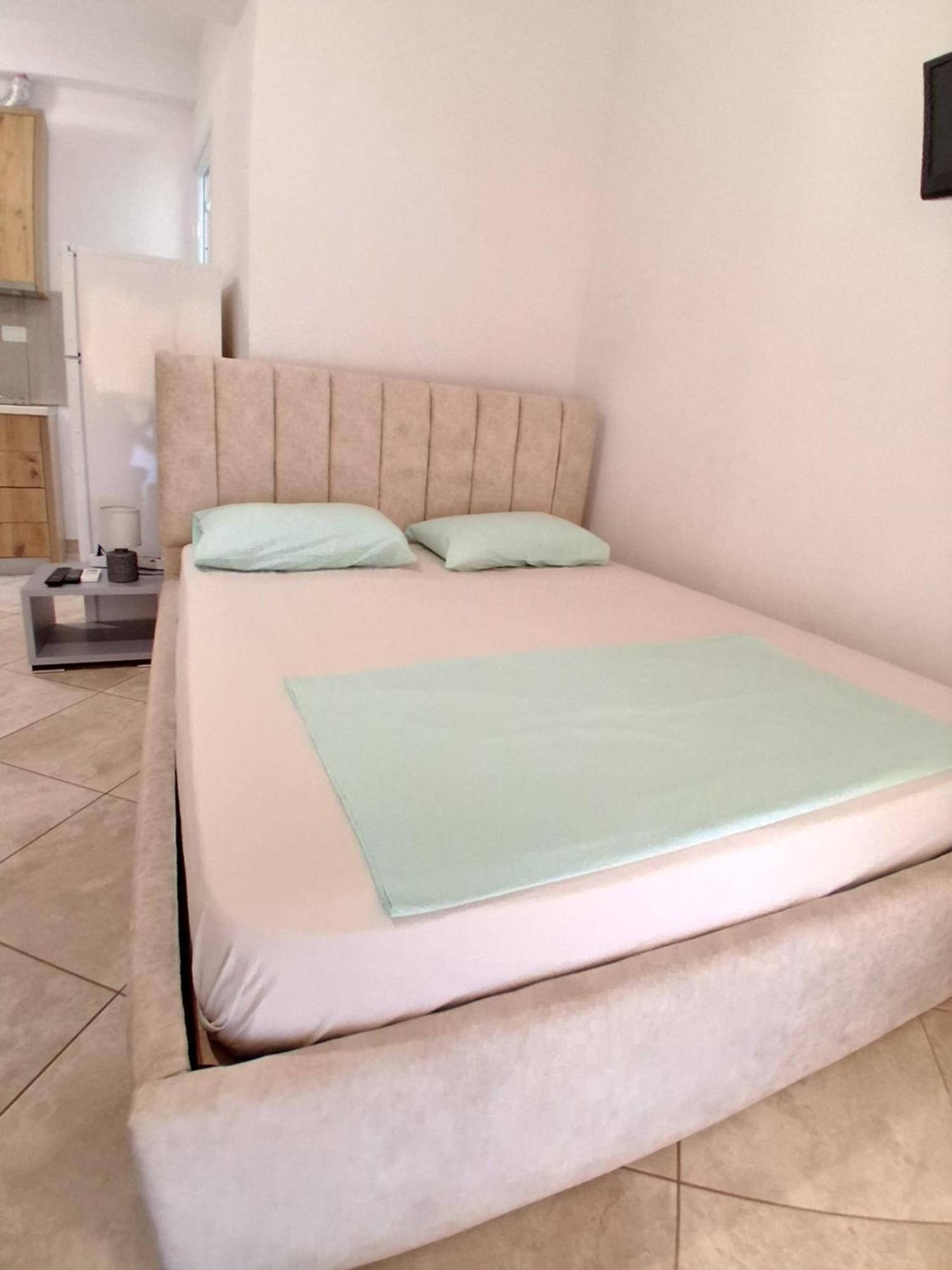 Rooms With View Himare Room photo