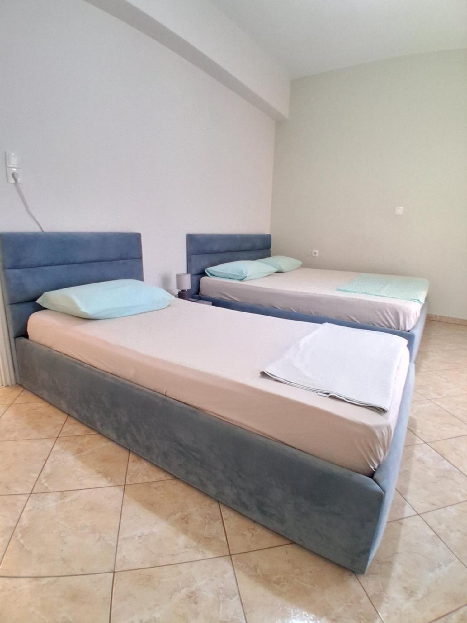 Rooms With View Himare Exterior photo
